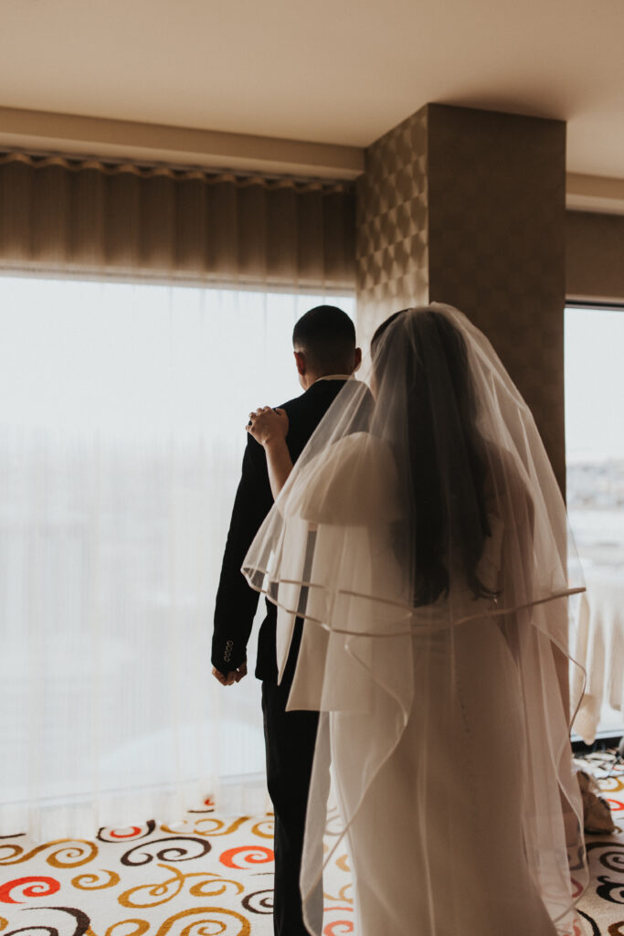 las vegas wedding,
downtown grand,
las vegas hotel,
hotel first look,